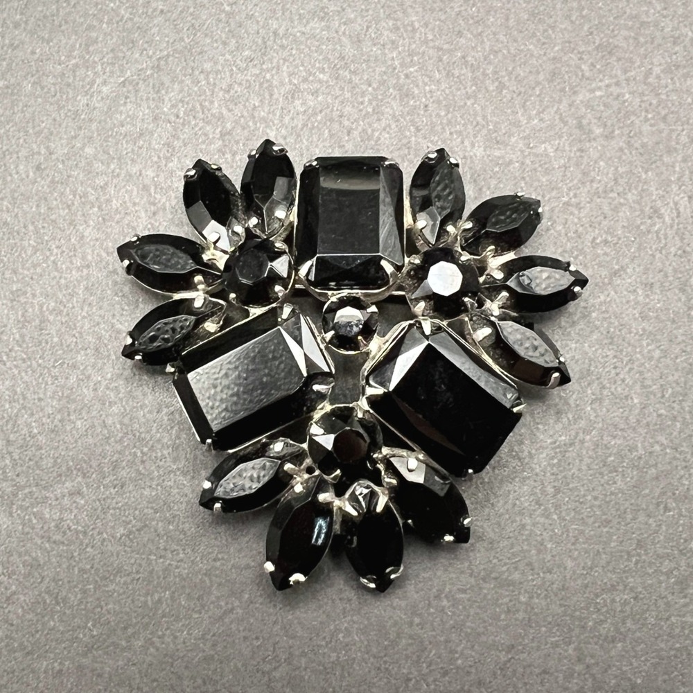 Vintage Rhinestone Brooch Black Crystal Domed‎ Floral Spray - Picture 2 of 8